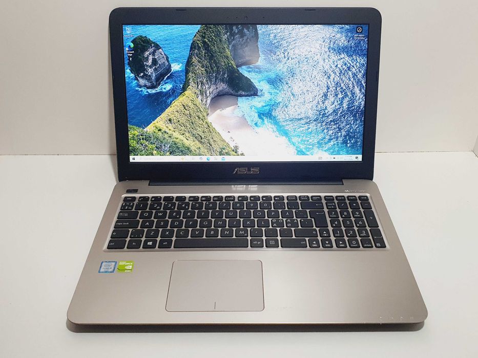 Laptop Asus X556
