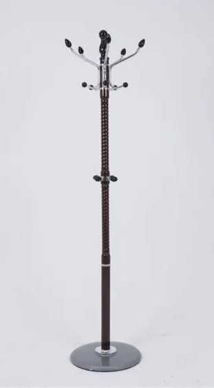 Напольная вешалка — это модель W13 от производителя мебели Halmar