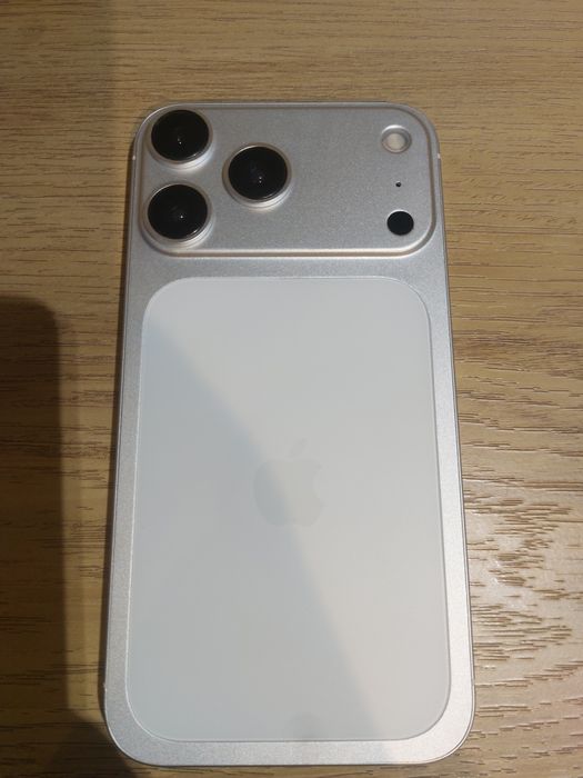 Айфон хр      64