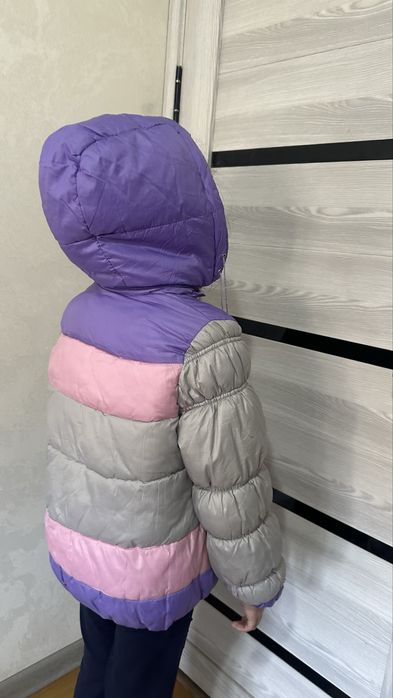 куртка детская 7-10 лет , без изъянов, теплая, шапка снимается