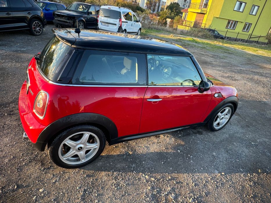 Автомобил Mini Cooper