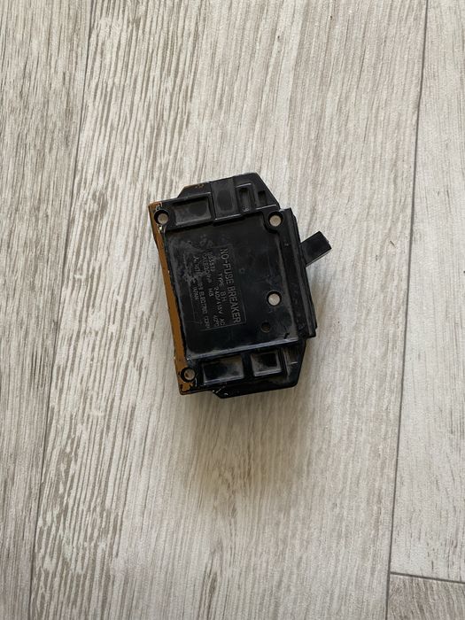 Рубильник Советский и автомат на 25А