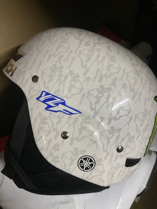 Ски каска Rossignol