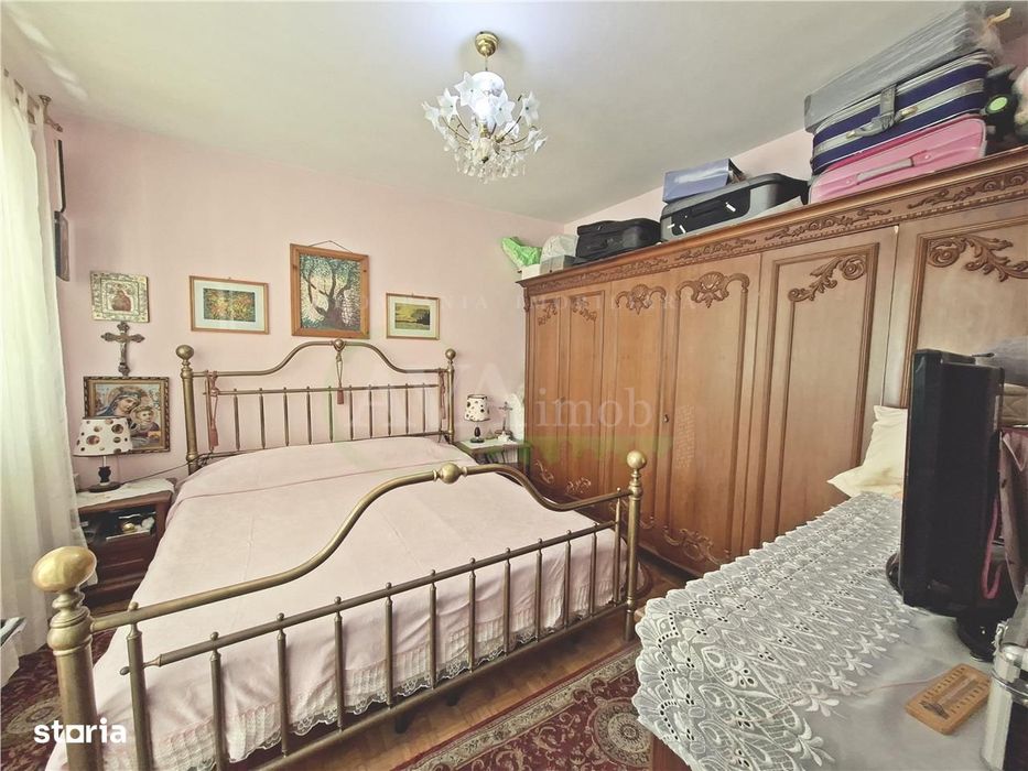 Apartament 3 camere semidecomandat | Etaj 1, zona Centrala, Bacau