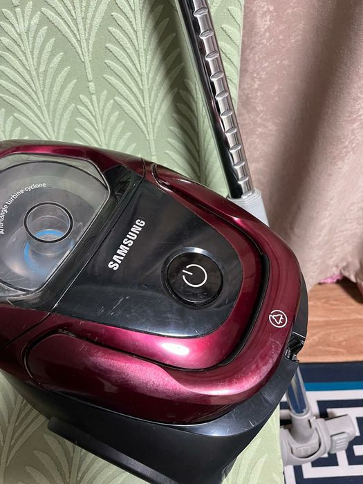 Пылесос срочно продам