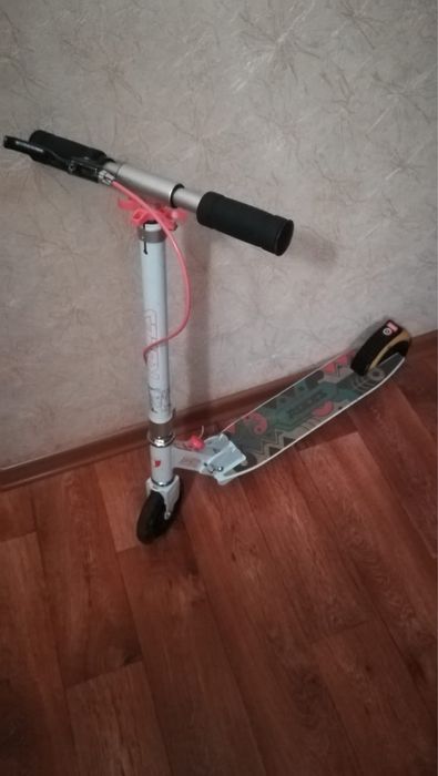 Продам самокат Roces