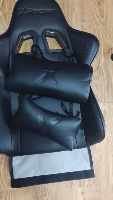 Scaun gaming X Rocker – stare excelentă, pistonul pare să fie blocat