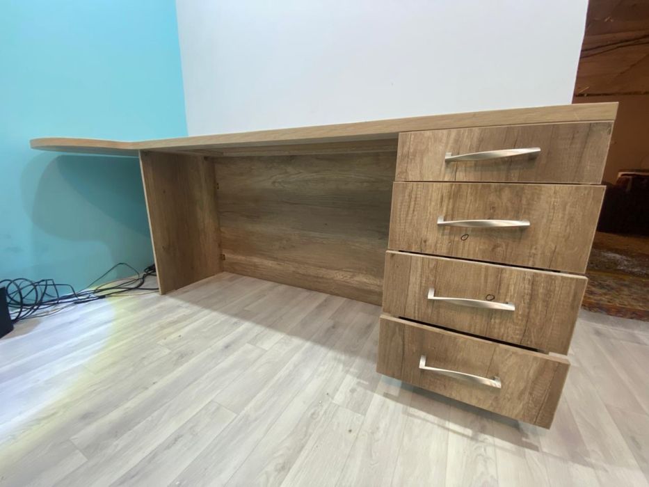 ПРОДАМ Стол офисный