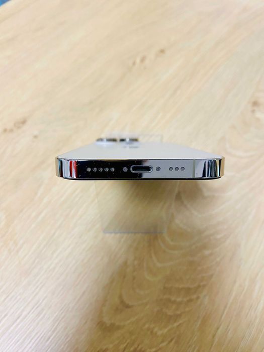 РАЗПРОДАЖБА !!! Apple iPhone 14 Pro, 128GB, 6GB RAM, 5G, Gold