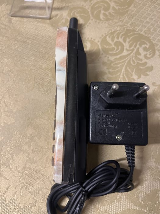 Ericsson 377 със зарядно