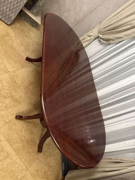 Стол гостинный