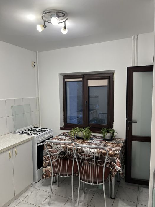 Inchiriez garsoniera spatioasa Lujerului