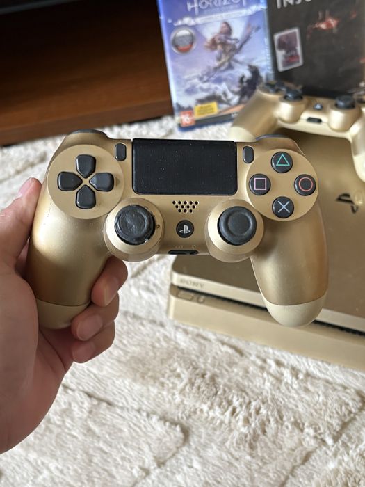 Продам ПС4 SONY PS4