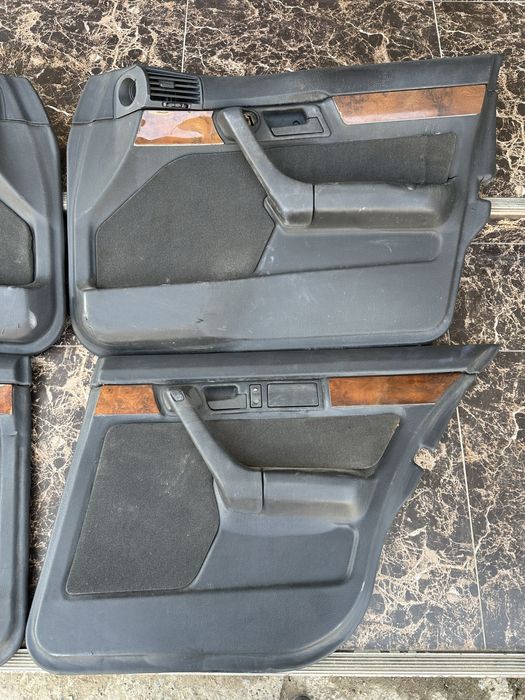 Дверные карты - обшивки BMW E34