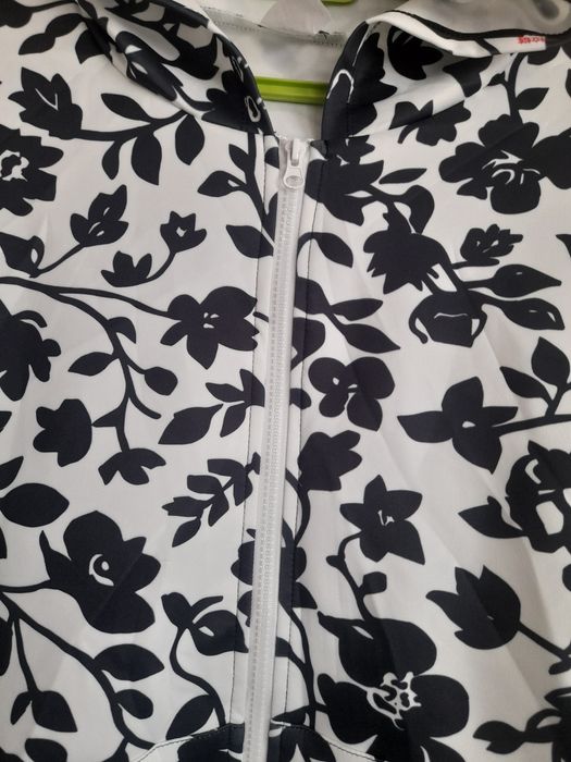 Нов дамски суитчър М,Л рр 14евро