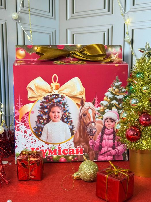 Новогодние подарочные каробки