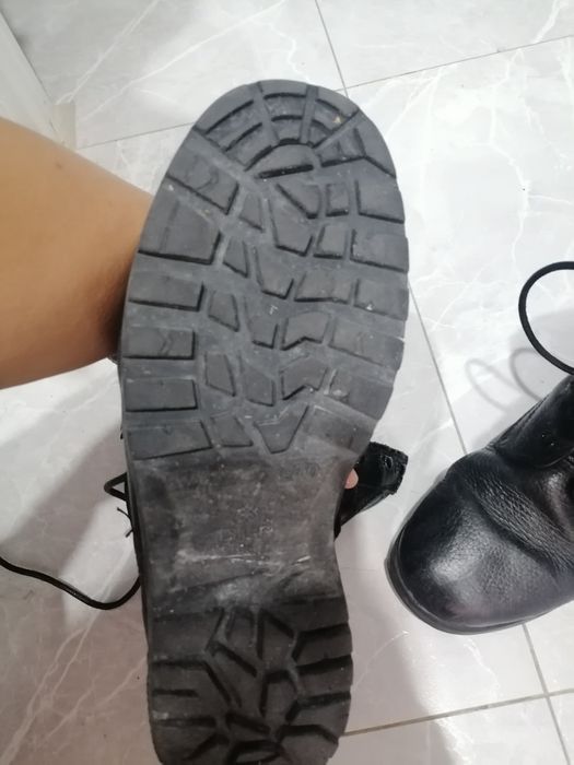 Ботинки с высоким берцем