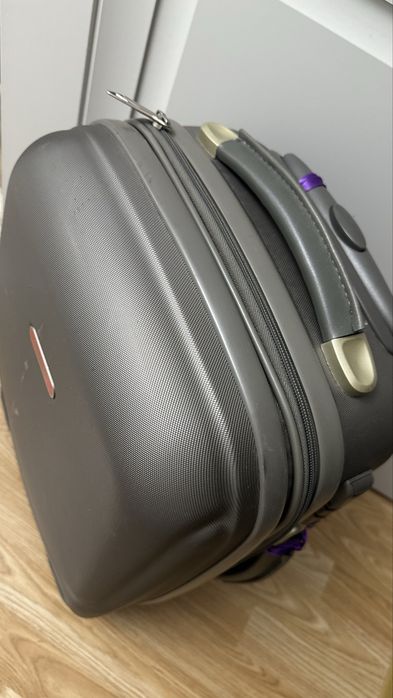 Чемодан размер S Ambassador