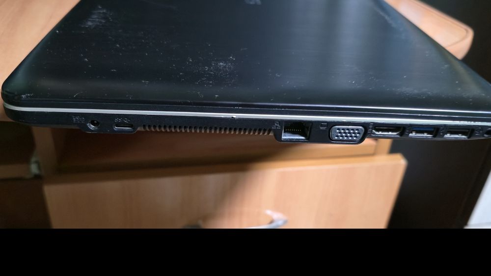 Laptop asus model X540L cu încărcător