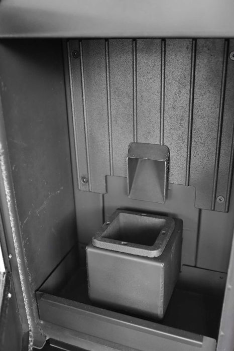 Semineu pe peleti cu aer cald Fiama Fuoco 8 kw, 80 mp