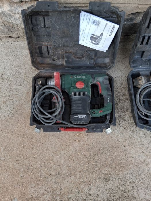 Двата перфоратор единият не работи другия е почти нов