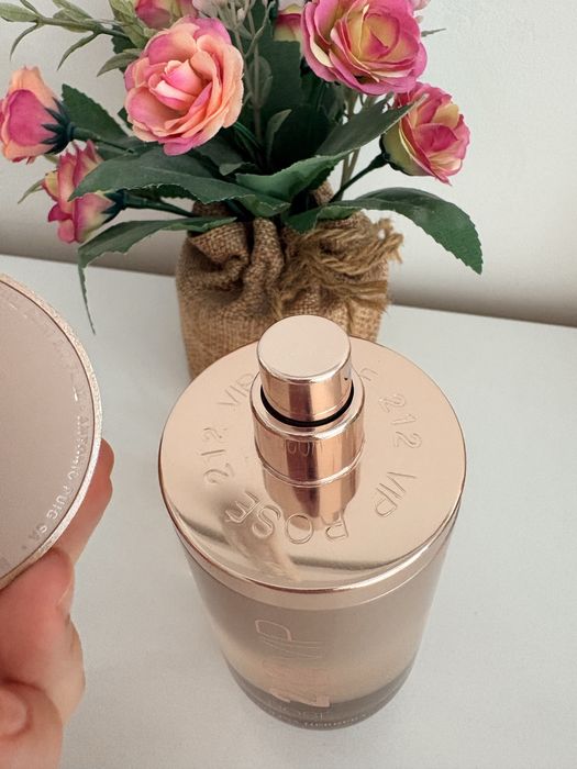 Парфюм Carolina Herrera-Vip rose