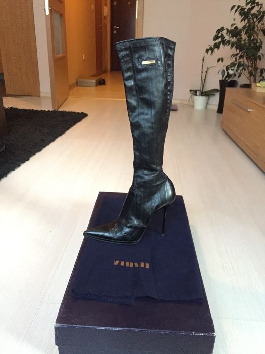 Елегантни ботуши Lesilla