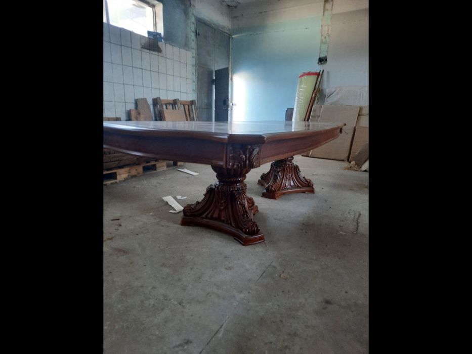 Продается стол обеденный. Турция.