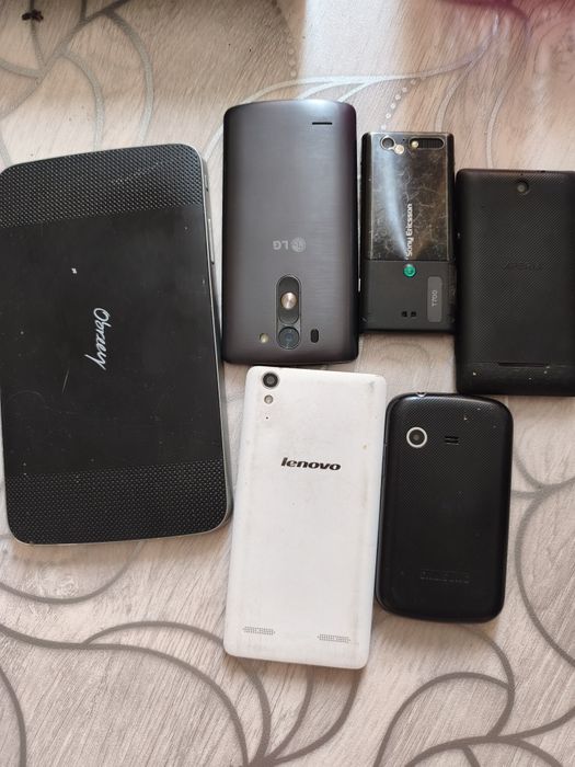 Продам телефоны б/у на запчасти