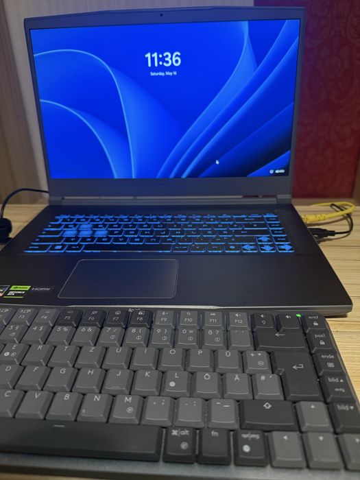 Продавам геймърски лаптоп MSI Thin a15 B7UC