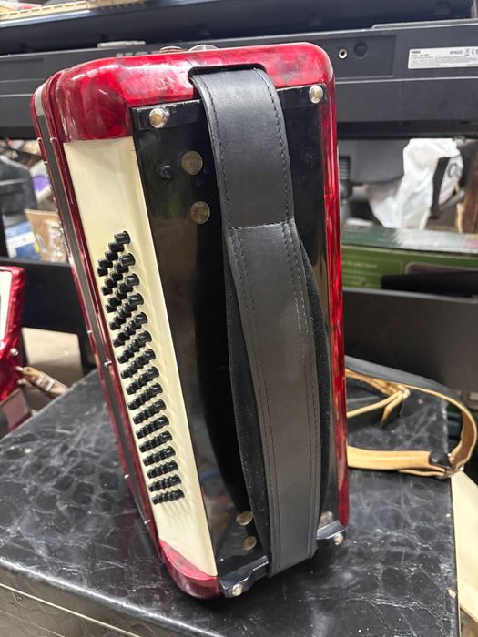 Acordoen Parrot cu 80 de basi