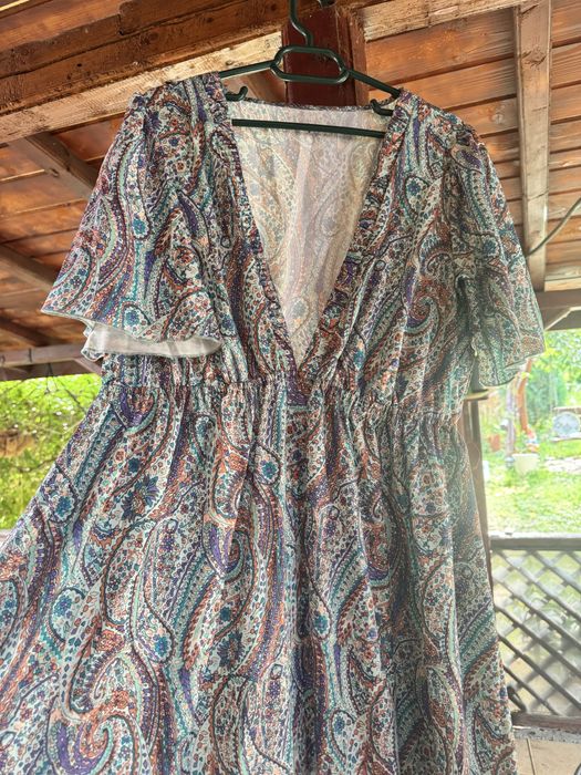 Rochie 1XL cu imprimeu floral si maneci scurte cu decolteu in V