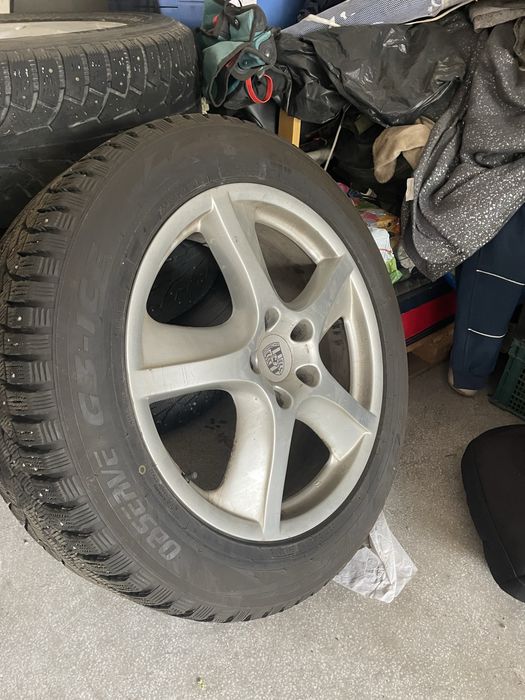 4 зимни гими с джанти  Porsche cayenne