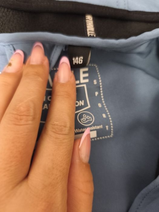 Geaca softshell albastru deschis C&A de băieți mărime 146 cm