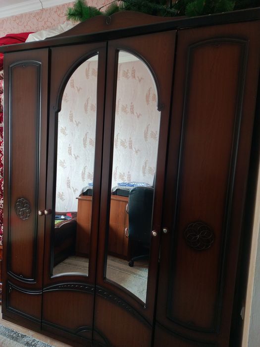 Спальный гарнитур