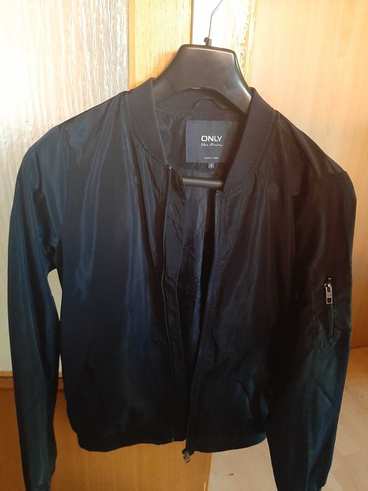 Тъмно синьо яке за момче. Марка Only. Номер s. Неизползвано.