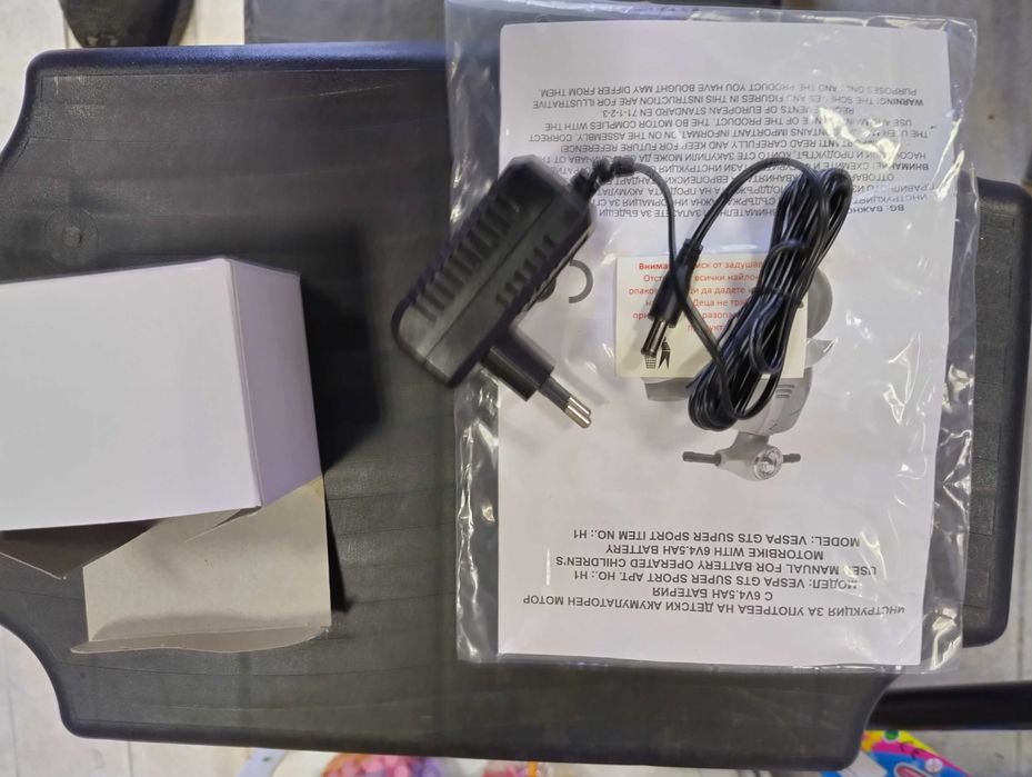 Акумулаторен мотор Vespa GTS Sport розов