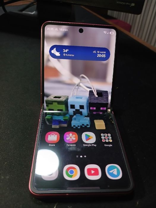 Samsung z flip 7 12/256 gb