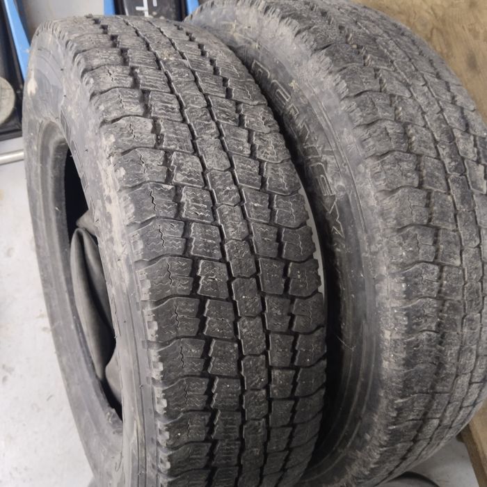 шины 295/35 21 (2штук