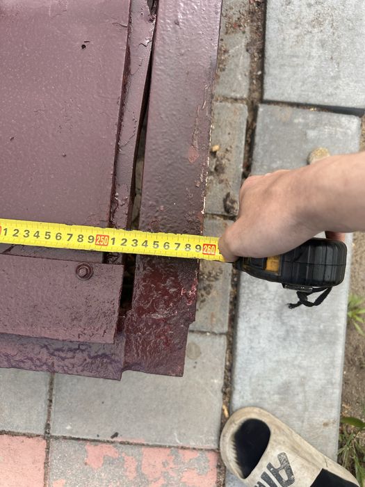 гаражные ворота с рамкой