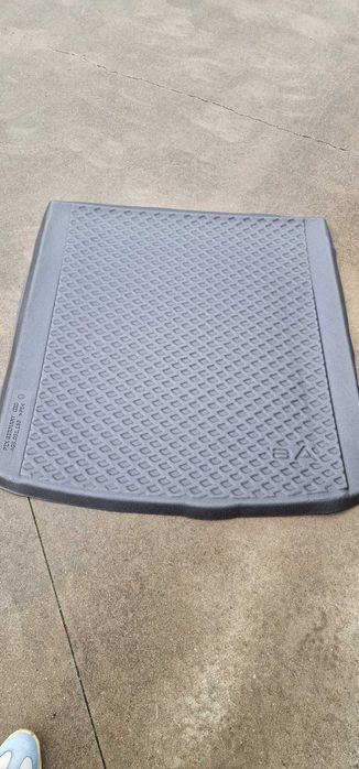 Audi A6 2012-18/C8 stelka bagajnik