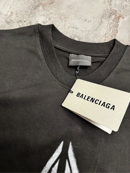 Тениски на Balenciaga