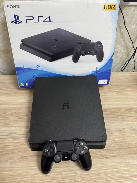 Ps4 pro slim 1 tb ideal xolatda sotiladi ichida 18 ta o’yinlari bilan