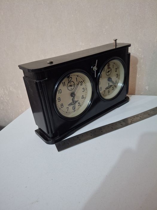 Винтажный шахматный часы