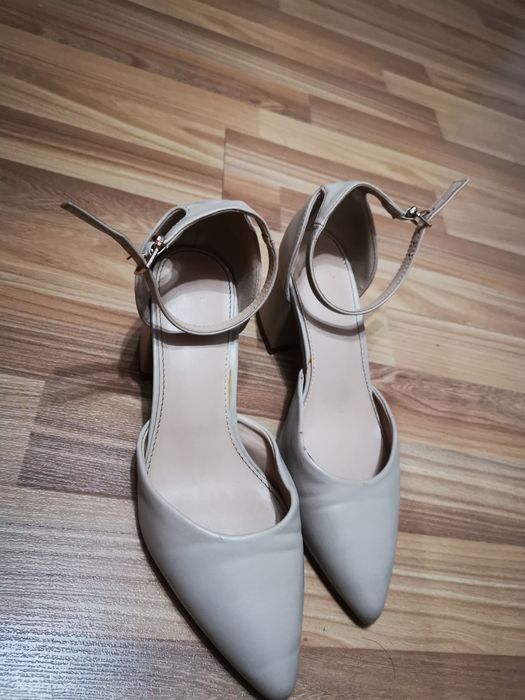Pantofi eleganti si comozi 36
