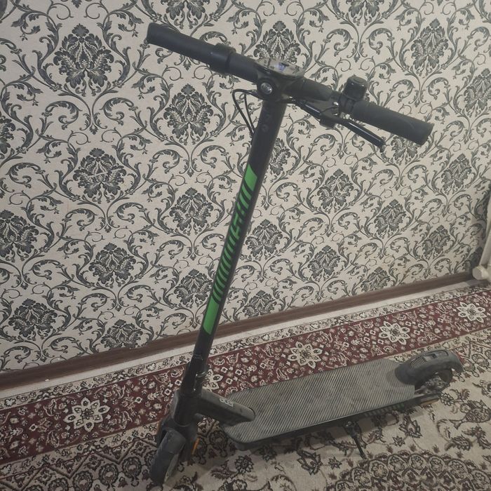 Продаю срочно самокат электрический