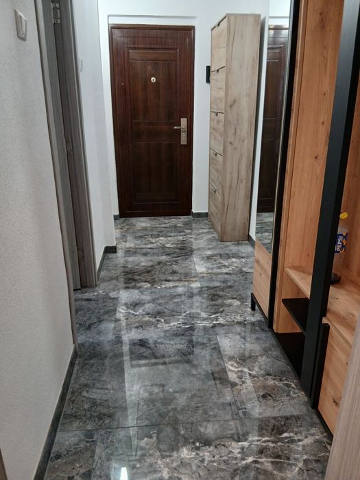 Închiriez apartament