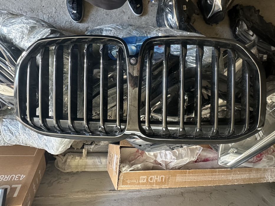 Оригинална решетка централна/маска/ бъбреци бмв Х7 Г07 bmw x7 G07