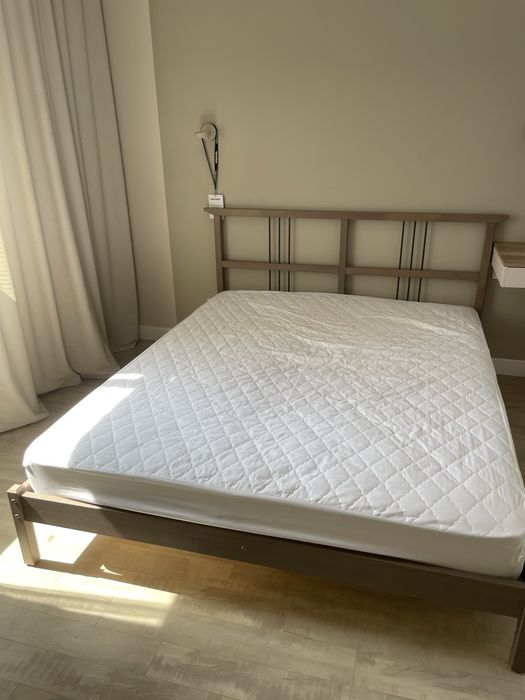 Кровать с матрассом