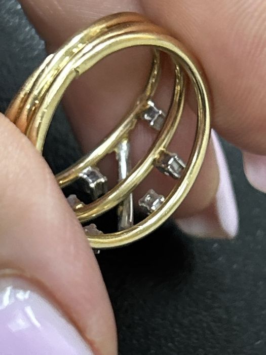 Кольцо желтое золото с бриллиантами